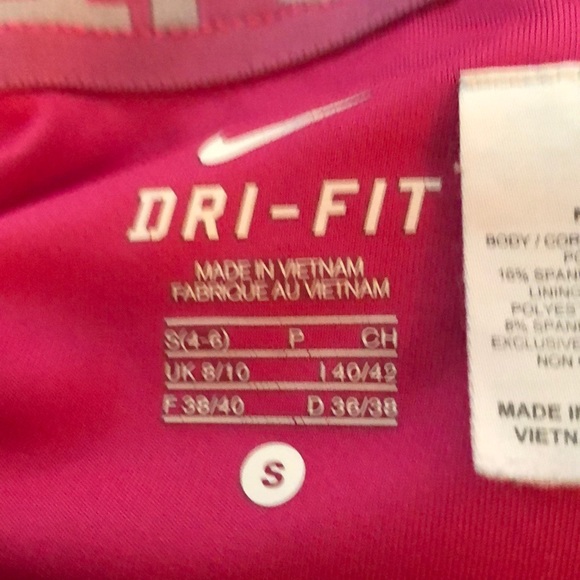 Nike dri-Fit black shorts with pink inside size Sm - Picture 5 of 6